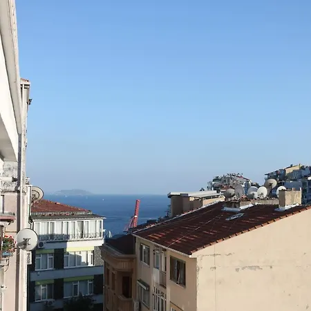 One In The Heart Of / 100 Mt Taksim *